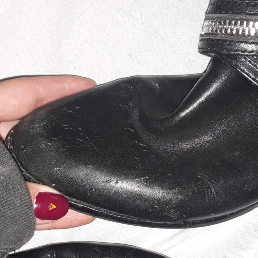 Black Michael Kor boots - Picture 2 of 6